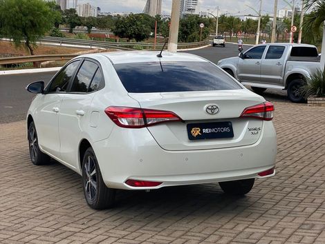 Toyota YARIS XLS Connect Sed. 1.5 Flex 16V Aut.