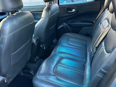 Fiat Toro Freedom 1.8 16V Flex Aut.