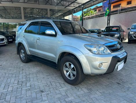 Toyota Hilux SW4 SRV D4-D 4x4 3.0 TDI Dies. Aut