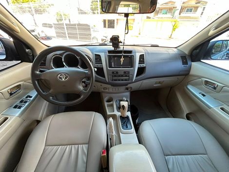 Toyota Hilux SW4 SRV D4-D 4x4 3.0 TDI Dies. Aut