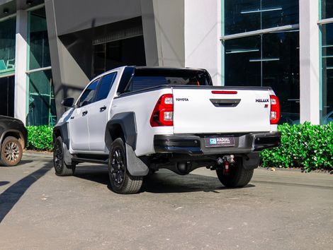 Toyota Hilux CD GR-S 4x4 2.8 TDI Dies. Aut.