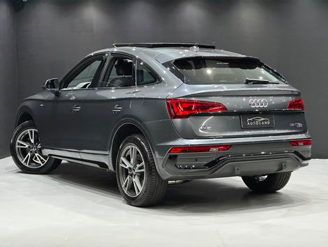 Audi Q5 SB P Black. 2.0 TFSIe S.Tr. Qt (Hib.)