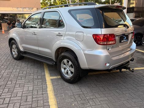 Toyota Hilux SW4 SRV D4-D 4x4 3.0 TDI Dies. Aut