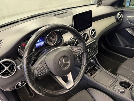 Mercedes C-200 Avantgarde 2.0 TB 16V 184cv Aut.