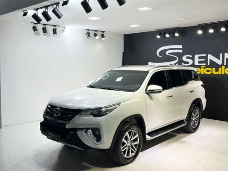 Toyota Hilux CD SRX 4x4 2.8 TDI 16V Diesel Aut.