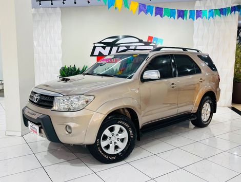 Toyota Hilux SW4 SRV D4-D 4x4 3.0 TDI Dies. Aut
