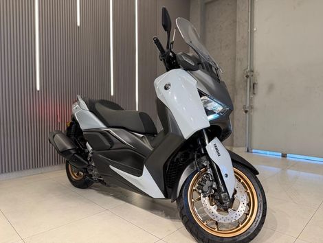 YAMAHA XMAX 300 CONNECTED 