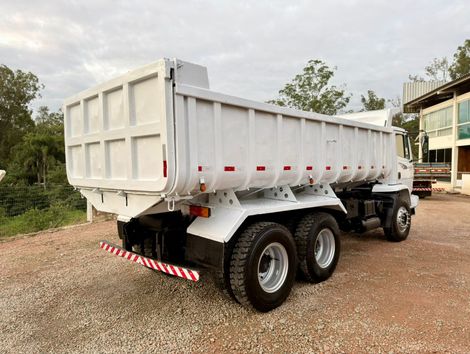 MERCEDES-BENZ 2423 6x4 3-Eixos 2p (diesel)
