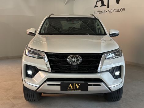 Toyota Hilux SW4 SRX 4x4 2.8 TDI 16V Dies. Aut.