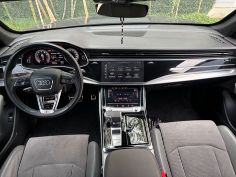 Audi Q8 Perf.Black 3.0 TFSI Quat. S-tr/(Híb.)