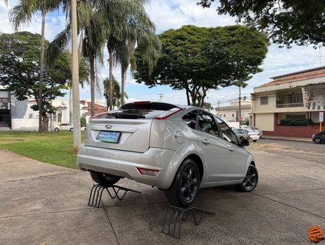 Ford Focus 1.6 S/SE/SE Plus Flex 8V/16V  5p