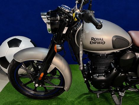 Royal Enfield Classic 350 Dark