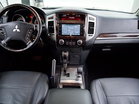 Mitsubishi Pajero HPE Full 3.2 4x4 T.I.Dies. 5p Aut