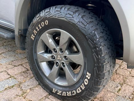 Mitsubishi Pajero DAKAR 3.2 4x4 T.I. Dies. 5p Mec.