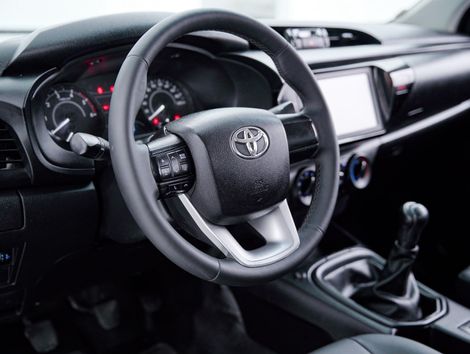 Toyota Hilux CD 4x4 2.8 Diesel Mec.
