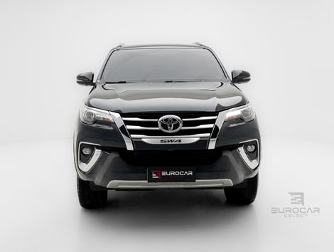 Toyota Hilux SW4 SRX 4x4 2.8 TDI 16V Dies. Aut.