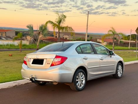 Honda Civic Sedan LXR 2.0 Flexone 16V Aut. 4p