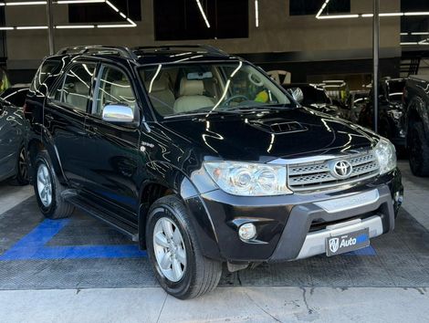 Toyota Hilux SW4 SRV D4-D 4x4 3.0 TDI Dies. Aut