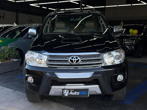 Toyota Hilux SW4 SRV D4-D 4x4 3.0 TDI Dies. Aut