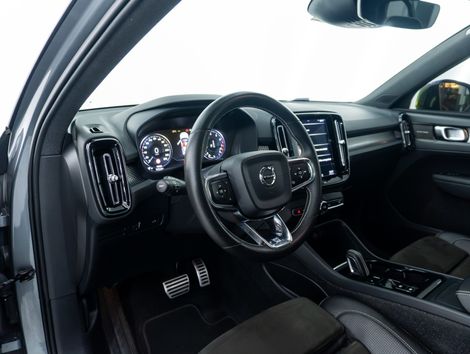 Volvo XC40 T5 R-DESIGN