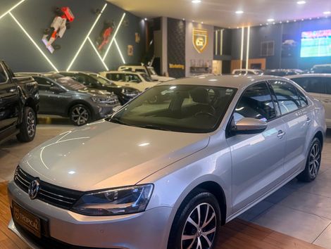 VolksWagen JETTA Comfortline 2.0 T.Flex 8V 4p Tipt.