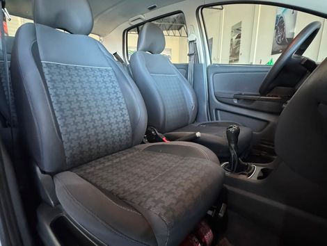 VolksWagen Fox Comfortline 1.6 Flex 8V 5p