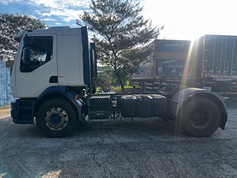 VOLVO VM 330 4x2 2p (diesel) (E5)