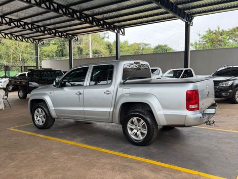 VolksWagen AMAROK Trendline CD 2.0 TDI 4X4 Dies Aut