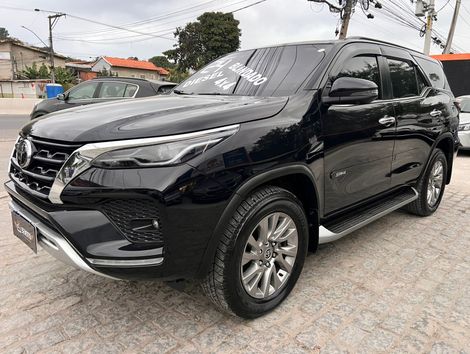 Toyota Hilux SW4 SRX 4x4 2.8 TDI 16V Dies. Aut.