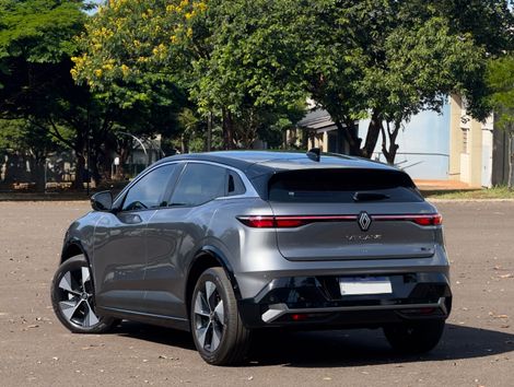 Renault Megane E-Tech (Elétrico)