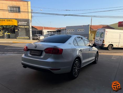 VolksWagen JETTA Comfortline 2.0 T.Flex 8V 4p Tipt.