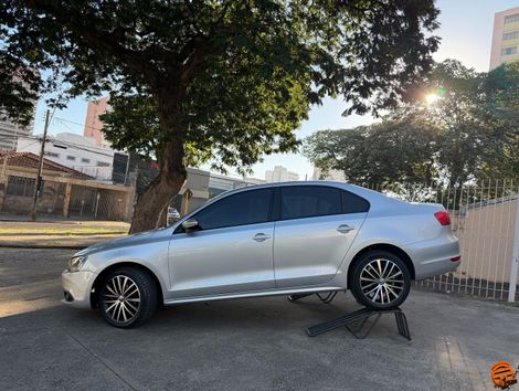 VolksWagen JETTA Comfortline 2.0 T.Flex 8V 4p Tipt.
