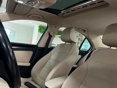 VolksWagen JETTA Comfortline 2.0 T.Flex 8V 4p Tipt.