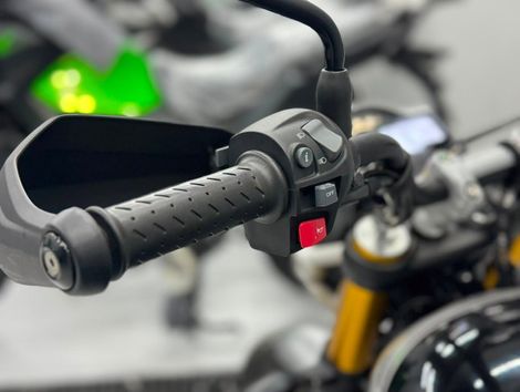 TRIUMPH SCRAMBLER 400 X