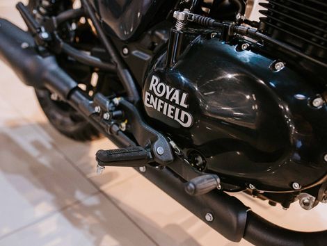 Royal Enfield Shotgun 650 Mid