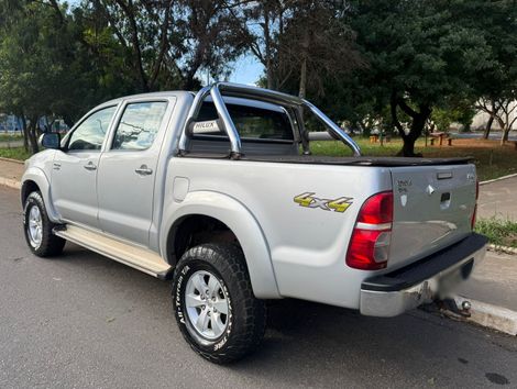 Toyota Hilux CD SRV D4-D 4x4 3.0 TDI Diesel Aut
