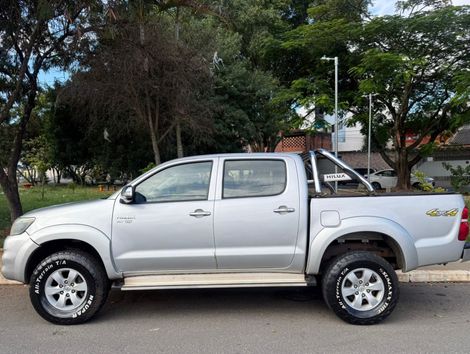 Toyota Hilux CD SRV D4-D 4x4 3.0 TDI Diesel Aut