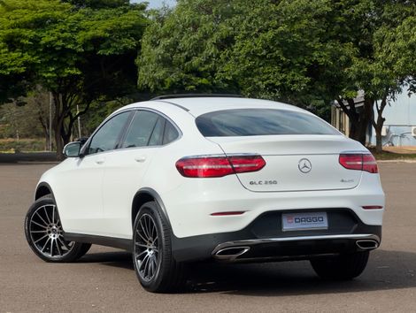 Mercedes GLC 250 Coupe 4MATIC 2.0 TB 16V Aut.