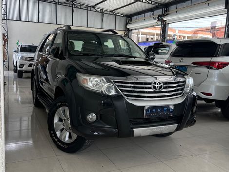 Toyota Hilux SW4 SRV D4-D 4x4 3.0 TDI Dies. Aut