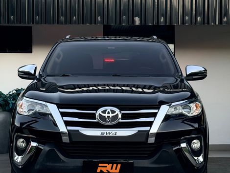 Toyota Hilux SW4 SRV 4x2 2.7 Flex 16V Aut.