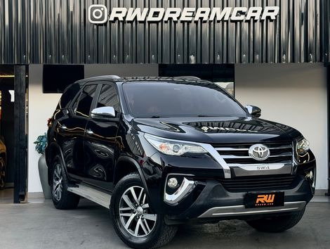 Toyota Hilux SW4 SRV 4x2 2.7 Flex 16V Aut.