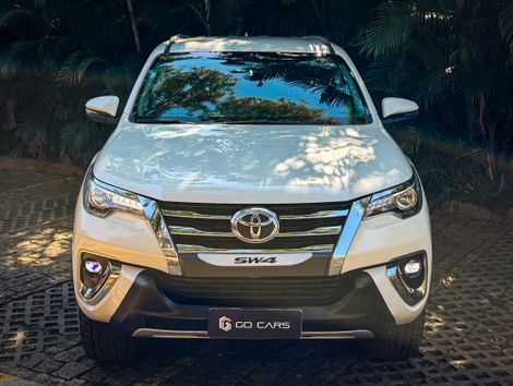 Toyota Hilux SW4 SRX 4x4 2.8 TDI 16V Dies. Aut.