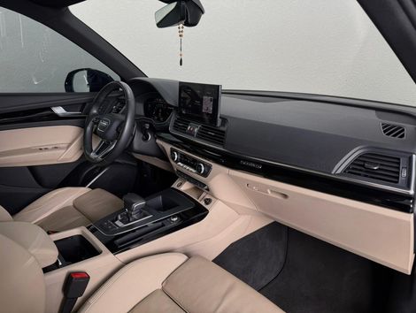 Audi Q5 S-Line Black 2.0 TFSI Quat. S-Tronic