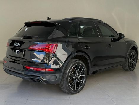 Audi Q5 S-Line Black 2.0 TFSI Quat. S-Tronic