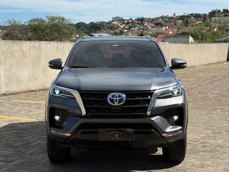 Toyota Hilux SW4 SRV 4x2 2.7 Flex 16V Aut.
