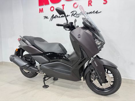 YAMAHA XMAX 300 CONNECTED 