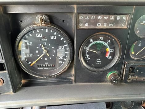  VW 16-220 Motor Cummins- Caçamba