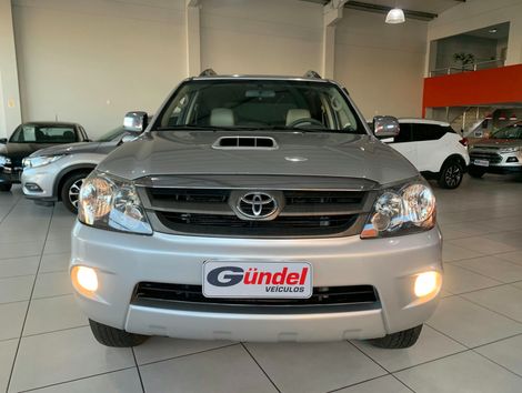 Toyota Hilux SW4 SRV D4-D 4x4 3.0 TDI Dies. Aut