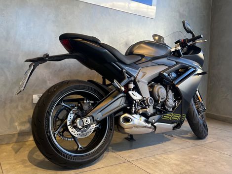 TRIUMPH DAYTONA 660