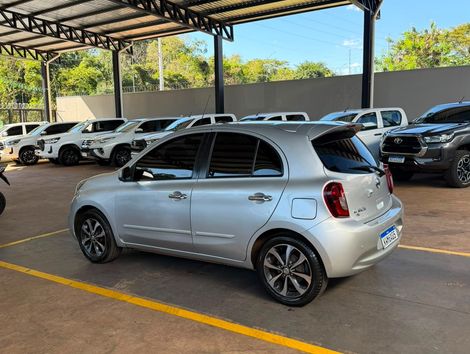 Nissan MARCH SL 1.6 16V Flex Fuel 5p